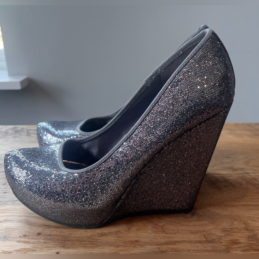 Mi Amore Sparkling Silver Wedges - Picture 3 of 5
